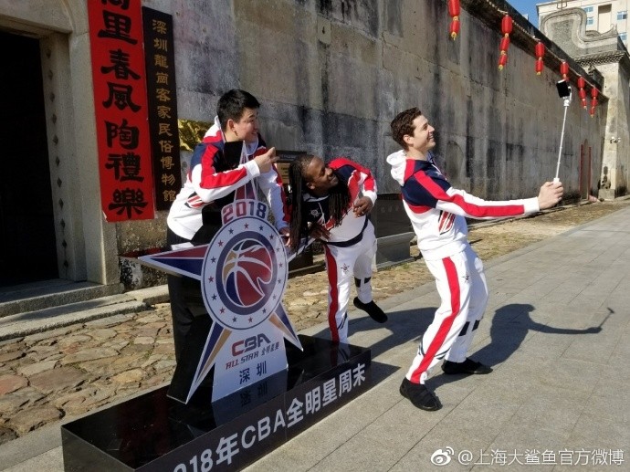 弗雷戴特与福特森顾全畅游深圳 体验中国文化赞不绝口