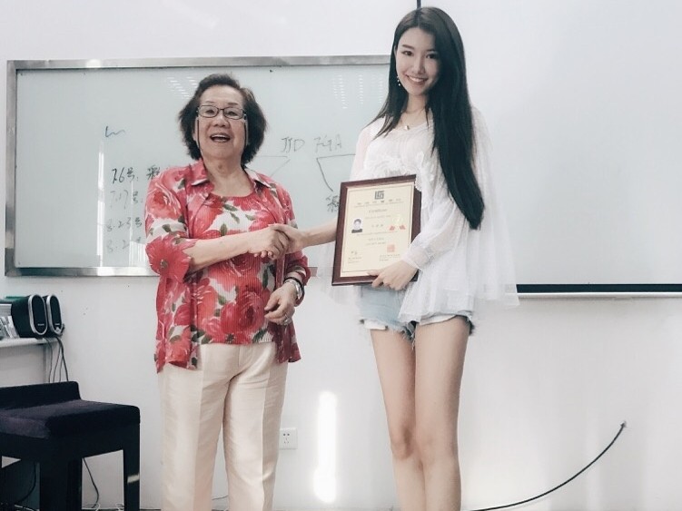 郭艾伦前女友马阳阳近况，从模特到珠宝设计师的华丽转身