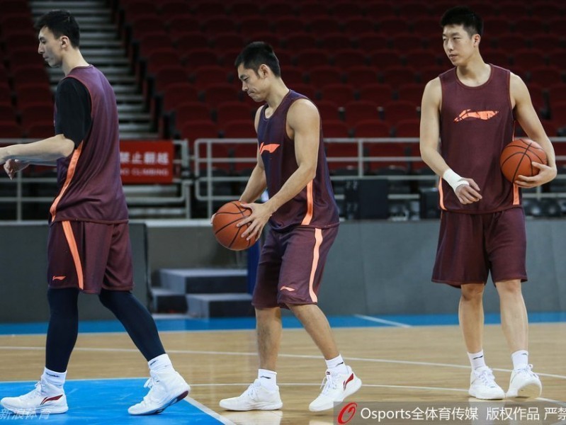 光影重温：首钢男篮的备战闲隙与赛场峥嵘