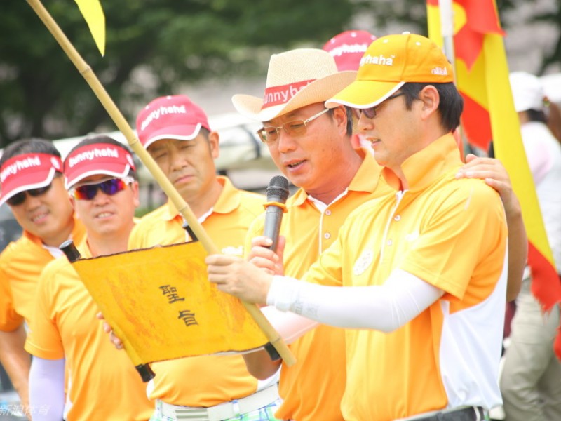 木兰战队征战高尔夫赛场巾帼英姿挥杆展风采