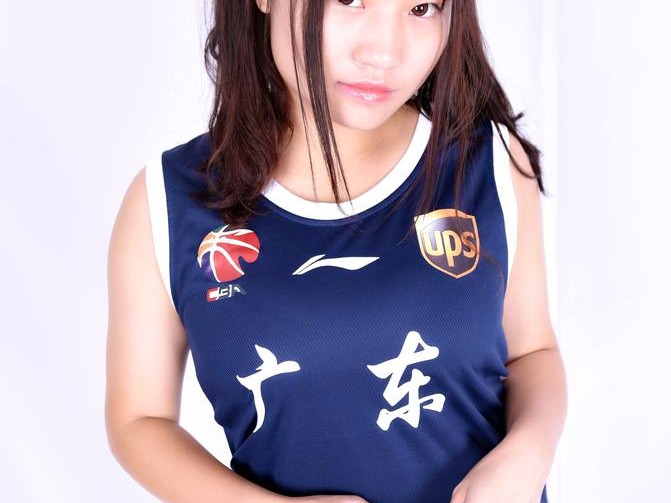 南粤热舞，倾力助威：广东男篮与他的篮球宝贝们