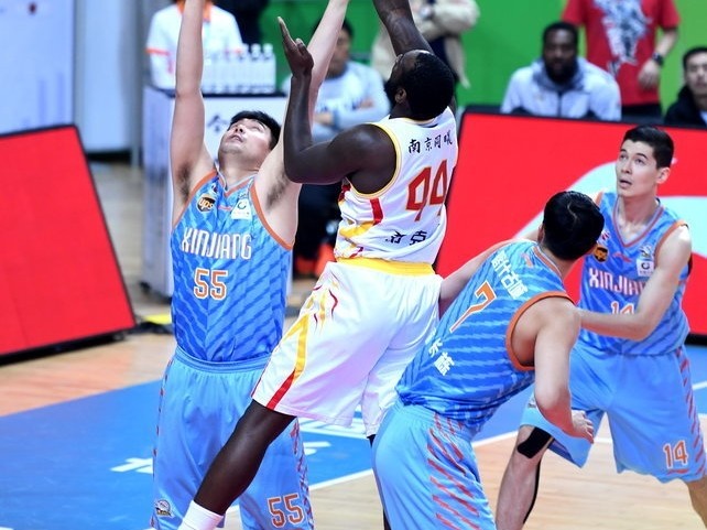 CBA第11轮：南京同曦上演惊天逆转，主场大胜卫冕冠军新疆男篮