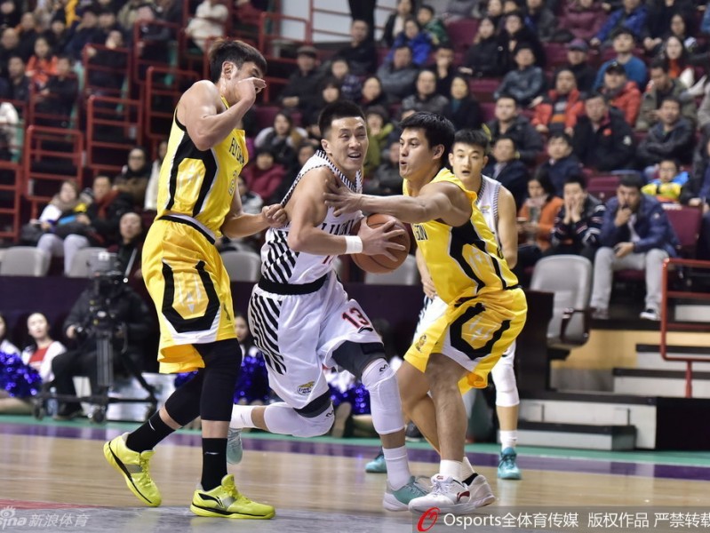 辽篮众将骁勇善战 主场激战书写热血传奇