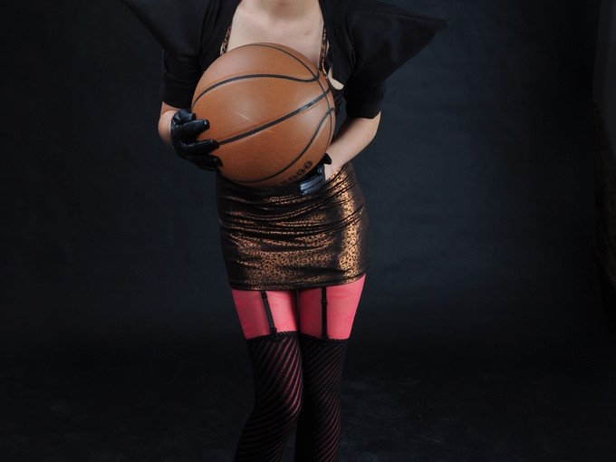 篮球宝贝穿越未来 超时空少女燃爆眼球