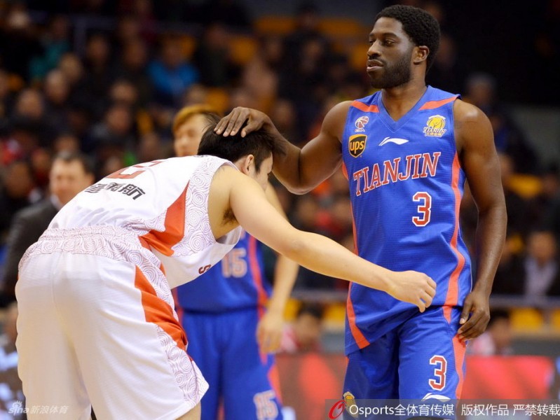 京沪鲁群英会：丁彦雨航独领风骚，弗雷戴特高难度封神，翟逸隔扣惊四座