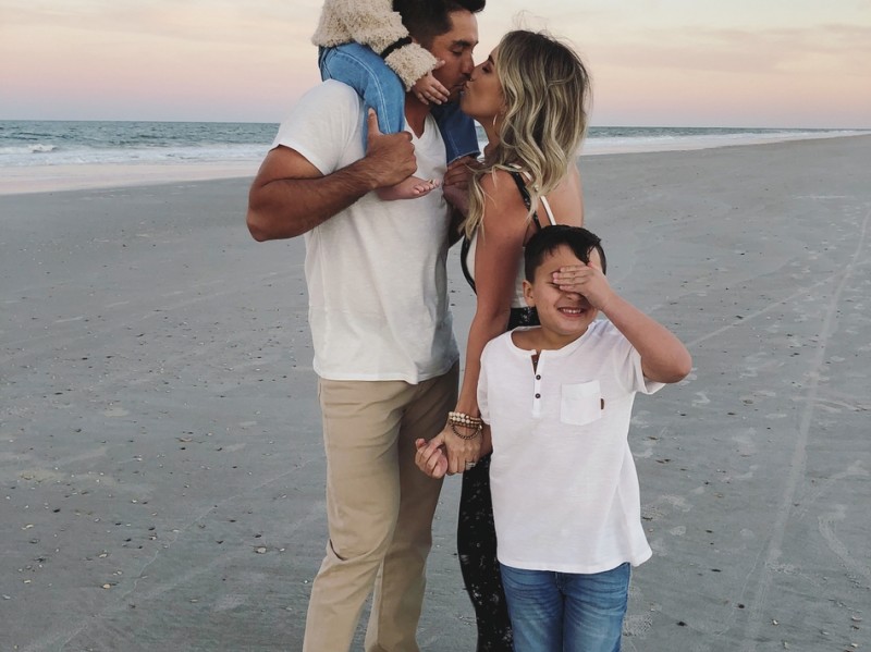 戴伊全家福温馨时刻萌娃抢镜乐翻全场