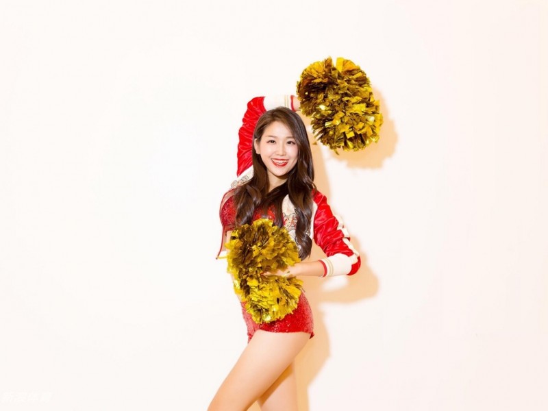 山东啦啦队软妹子卷卷：生活中的甜美模样