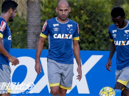 巴拉纳竞技2-1克鲁塞罗：飓风主场险胜，克鲁塞罗新帅开门黑