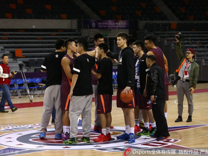 胡雪峰挂帅星锐赛北区队，青年才俊热身笑颜绽放