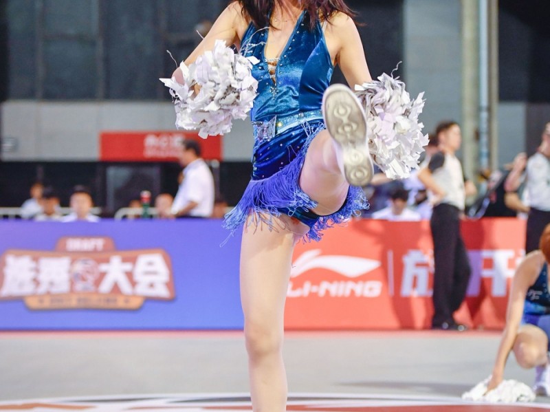 京城夏夜里的篮球盛宴：CBA选秀对抗赛与那些耀眼的篮球宝贝