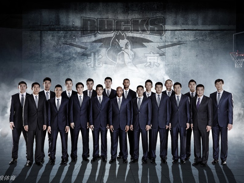 京城男模剑指四冠：北京男篮正装照里的铁血柔情