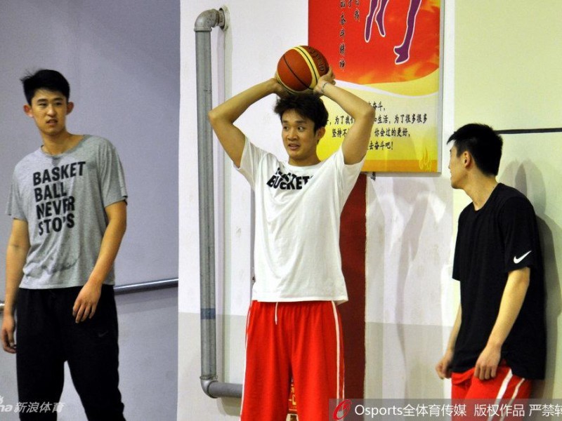 齐鲁盛夏练兵记：李楠挂帅严要求，丁彦雨航领衔众将摩拳擦掌