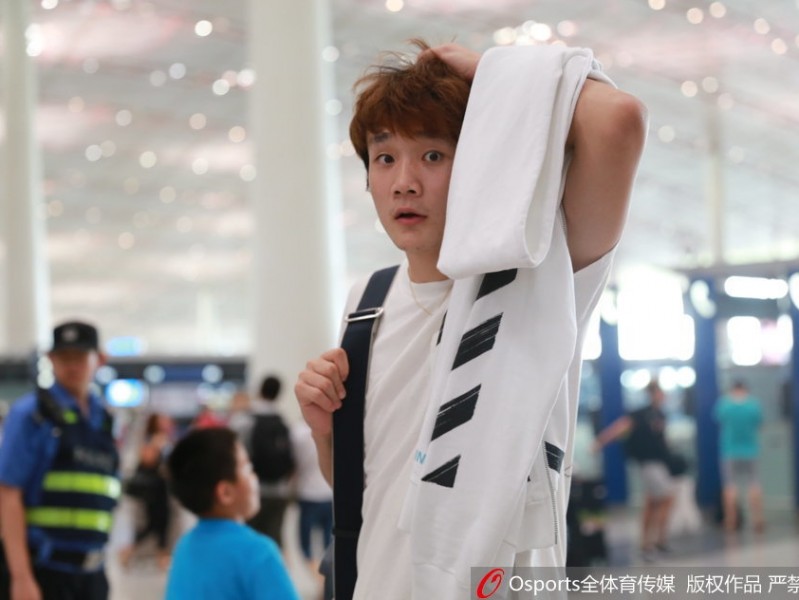 丁彦雨航周琦驰援深圳，男篮红队终迎核心归队