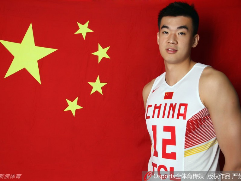 李慕豪：篮球世家的长人，天赋与遗憾交织的“移动长城”