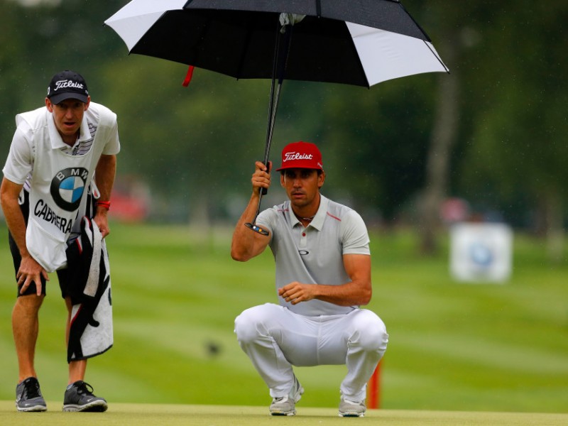 果岭之上：挥杆间的专注与策略