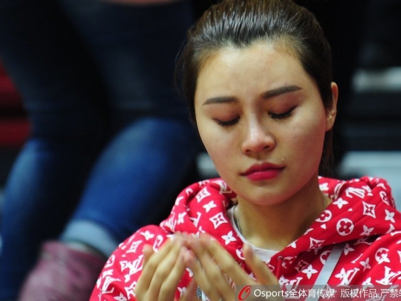 新疆主场惜败辽宁 李根爱妻泪洒赛场