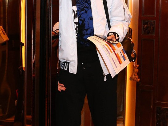 旧地重游显锋芒 携美同行暖心房