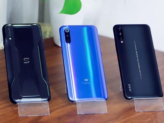 黑鲨手机，游戏利器还是烫手山芋？一个玩家的真实周记