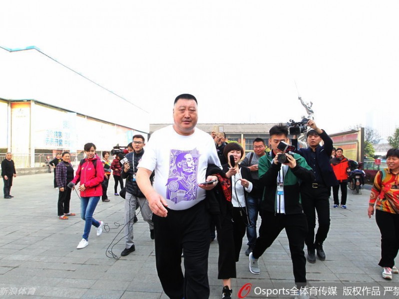 总决赛阴影下的坚守