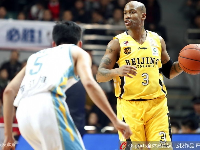 王哲林复出史密斯狂砍45分 福建主场大胜北控完成双杀