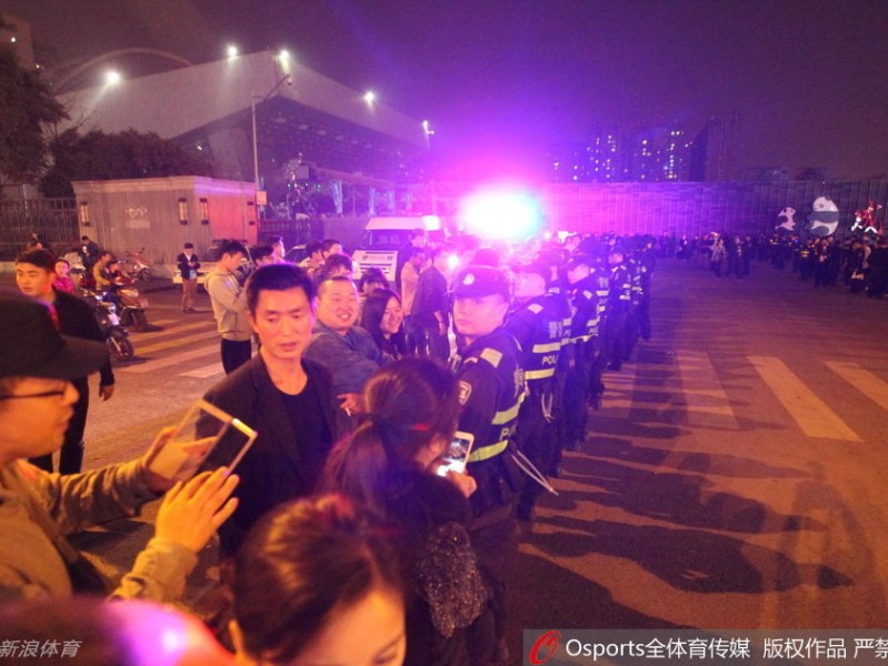 总决赛硝烟外的安保人墙 CBA川辽冲突事件回顾