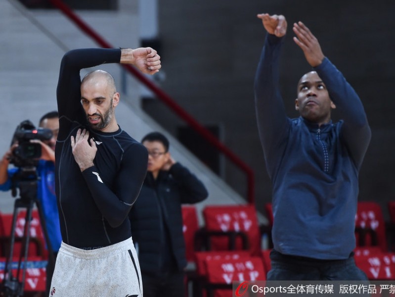 京城恩怨再升级，马布里联袂阿巴斯静候八冠王广东