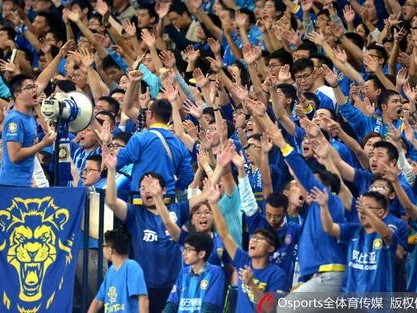 胡尔克一传一射导演逆转，上港主场2-1斩落苏宁占先机