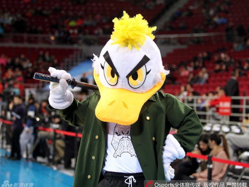 老炮儿鸭震五棵松 方硕张庆鹏接棒挺起首钢