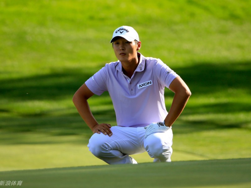 火石球场上的巅峰对决