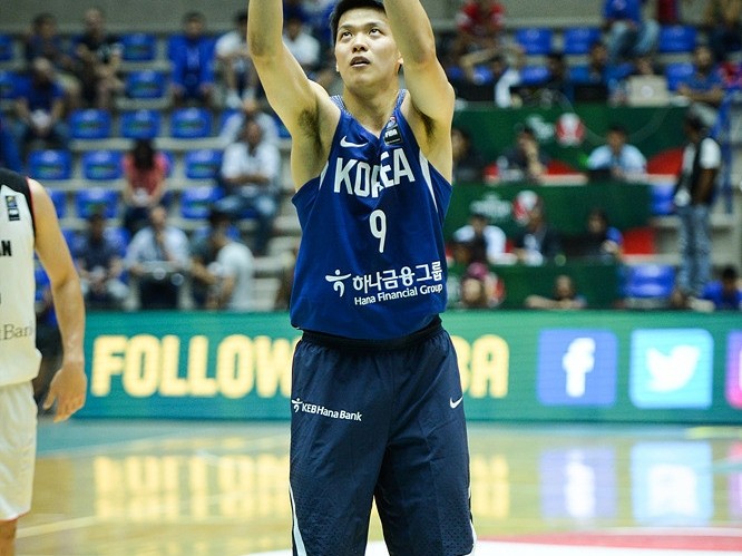 贝鲁特硬仗：韩国末节爆发击退日本，昂首挺进亚洲杯八强