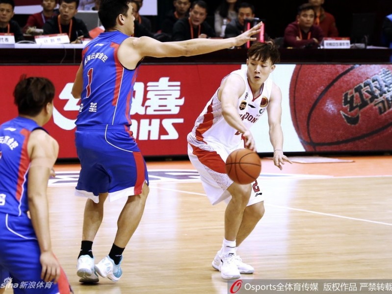 鲁津之战经典回顾：陶汉林篮下制霸狂砍三十八分，丁彦雨航率山东主场击退天津止连败