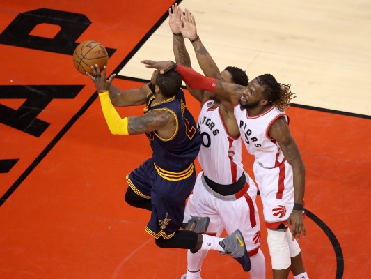 NBA东部决赛G3魔术主场99-89击退骑士，霍华德内线统治改写系列赛格局