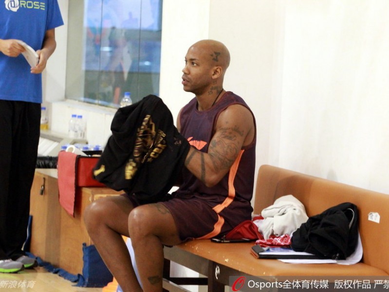 京旅蓄力新赛季：马布里督训气场强，众将埋头苦练盼卫冕