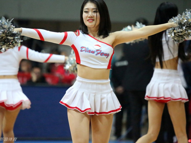 京城热力全开：首钢女篮豪取赛点，宝贝炫舞点燃总决赛激情