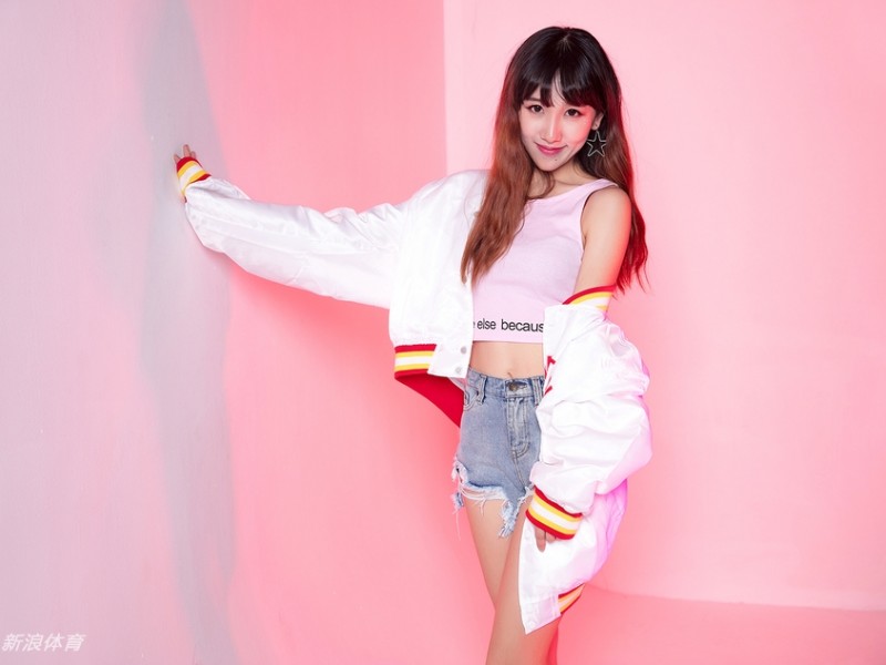 赛场边的最美风景：广厦男篮啦啦队队员小娜