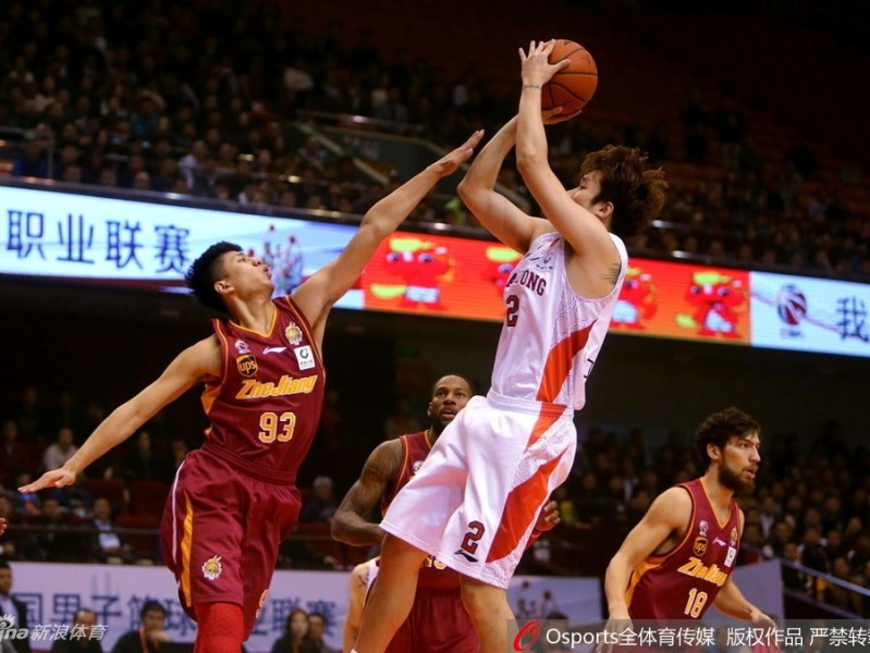 丁彦雨航两双力扛浙江反扑，山东主场惊险夺三连胜