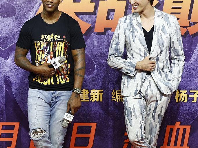 京城篮球烙印·独狼变政委 马布里携众星亮相电影发布会