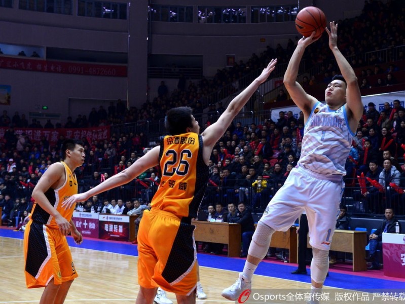 天山飞虎射落汾酒雄狮 亚当斯准三双率新疆逆转山西挺进季后赛
