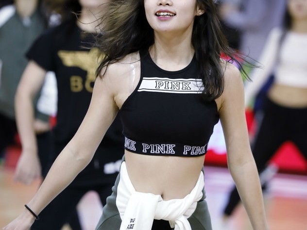 冰火之歌：吉林篮球宝贝严寒中舞动青春，东北虎主场激战广东宏远