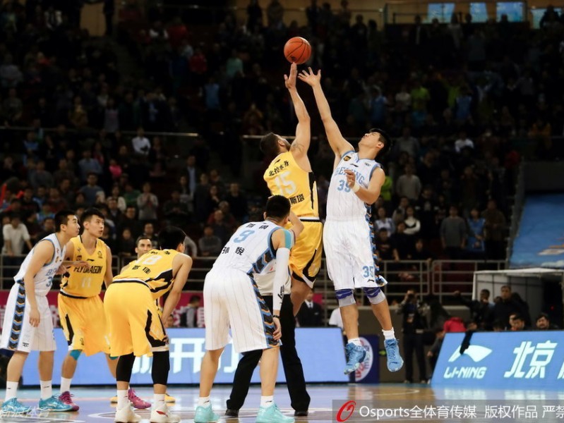 京城德比火拼纪实：马布里导演逆转，莫里斯暴扣定乾坤