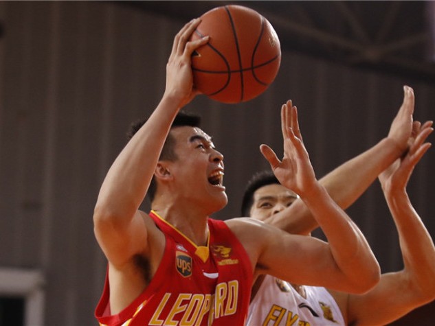 深圳烈豹2016赛季狂飙：李慕豪内线制霸，帕戈穿针引线