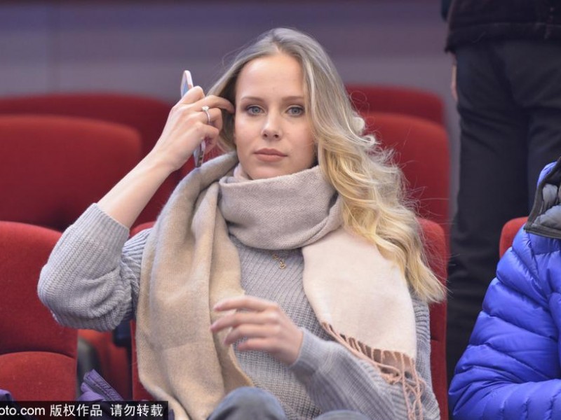 齐鲁大地最靓丽的风景线 莫泰尤纳斯爱妻赛场绽放东欧魅力