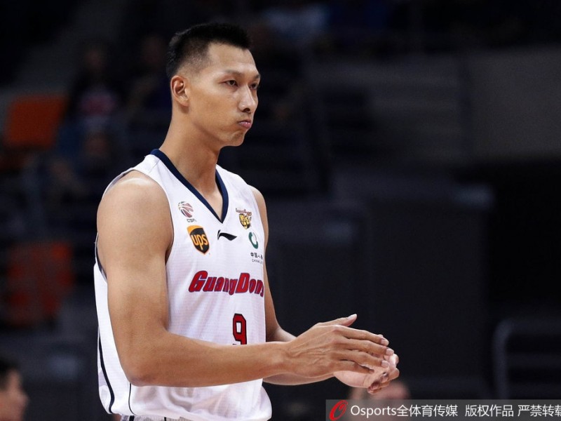 粤篮德比烽火再燃，易建联领衔主场大胜，朱芳雨球衣荣耀退役