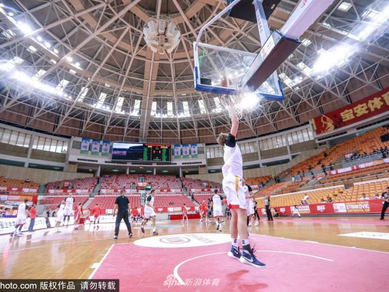 斯坦科维奇杯深圳打响德国青年军全力备战