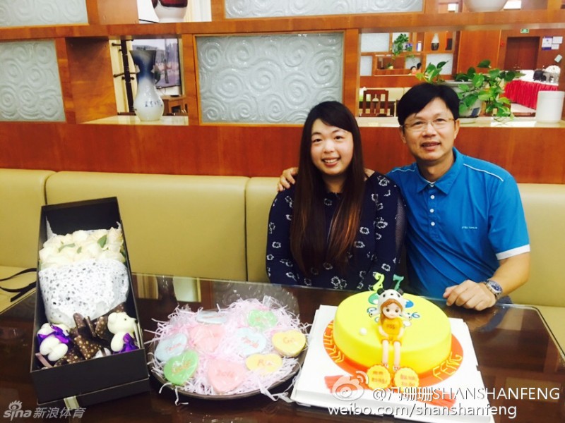 冯珊珊奥运征程前迎特别生日团队亲友齐聚送祝福