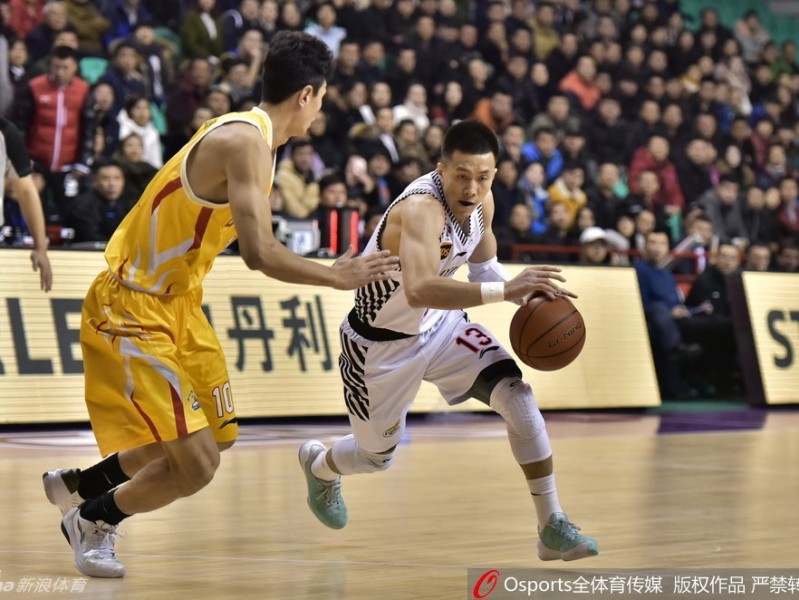 辽篮四外援合体爆发 郭艾伦韩德君联手导演本溪大捷