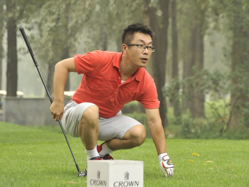 绿茵挥杆间的荣耀与挑战