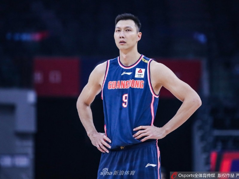 新疆男篮掀翻十一冠王，红山体育馆见证不可思议的夜晚