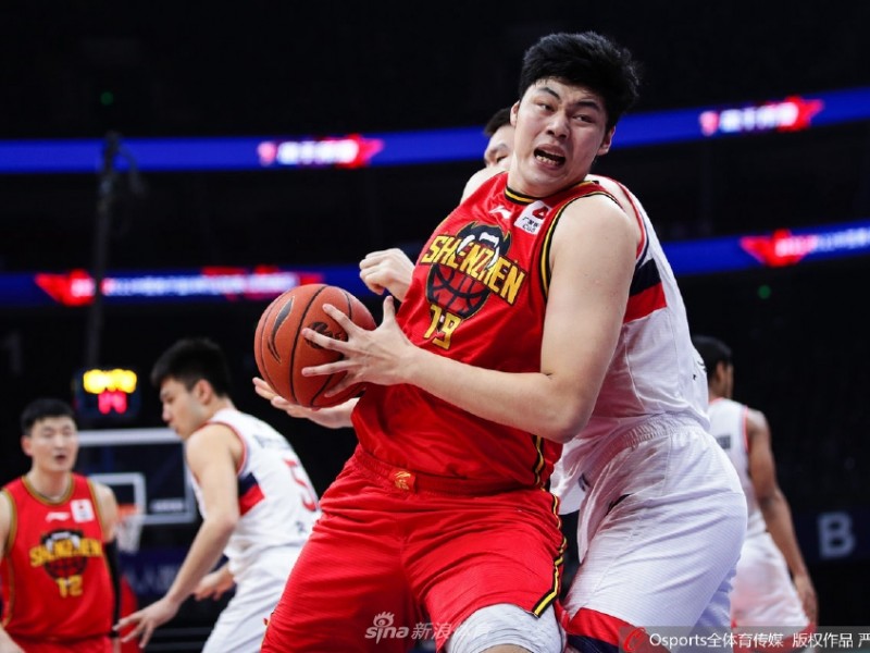 南粤德比烽烟起，深圳虽胜亦练兵，广州创史待季后赛新章