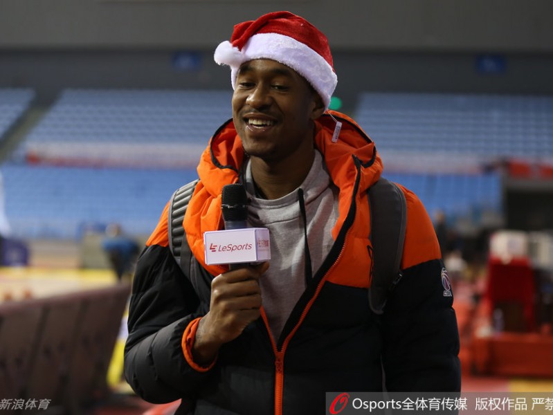 圣诞大战前夕江苏肯帝亚厉兵秣马 布鲁克斯携队友卖萌训练场